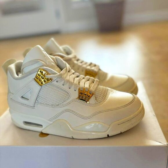 Women's Air Jordan 4 Retro Metallic Gold 9.5 - Picture 1 of 3